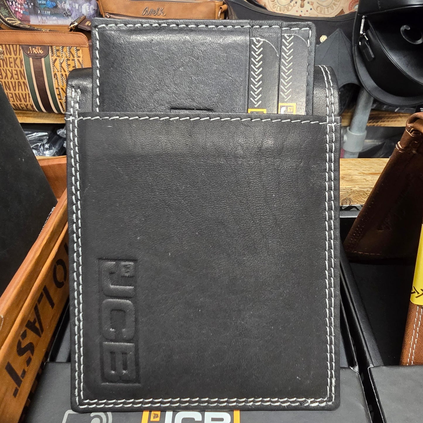 JCB RFID Stylish Men’s Black Leather Wallet with Pull-Out Separate Card Holder in Gift Box